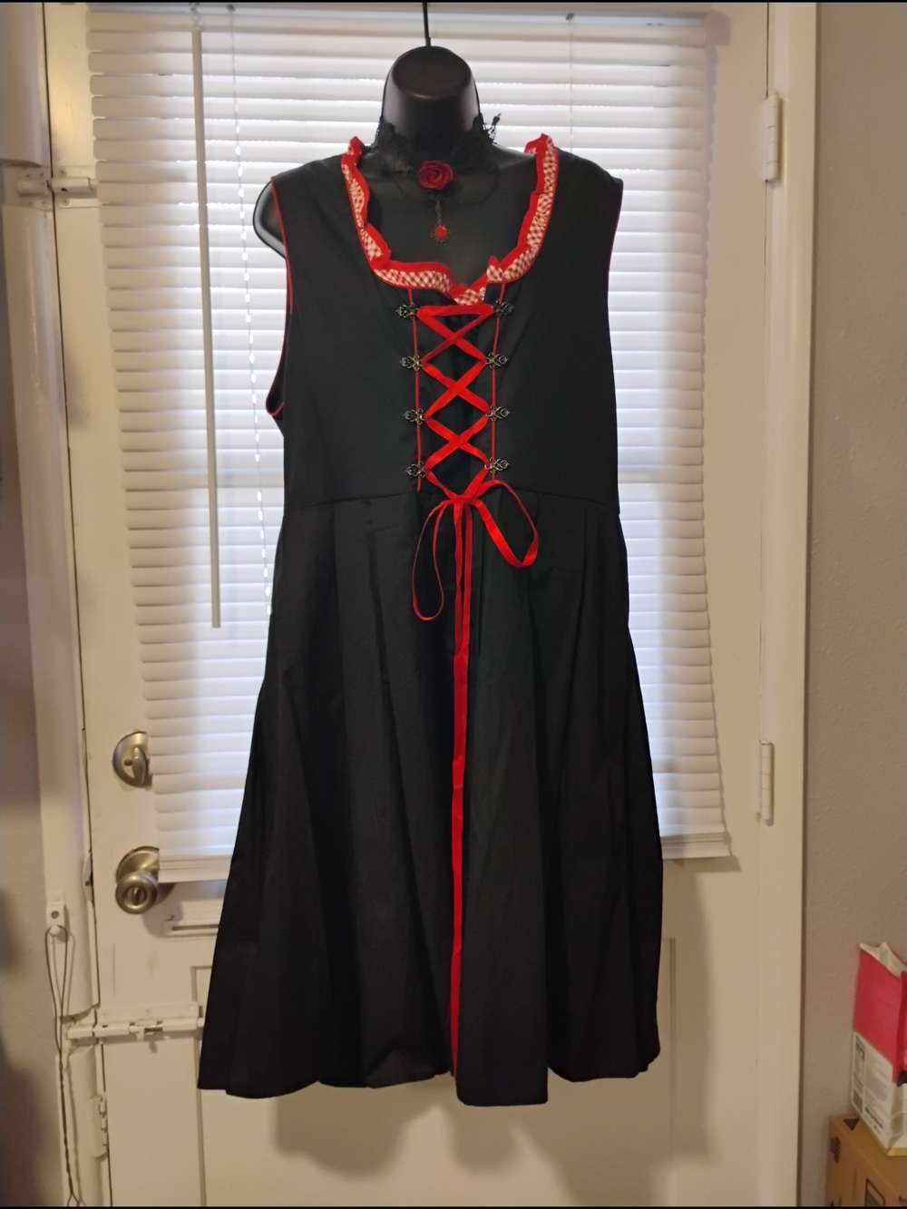 Black and Red Lace-Up Sleeveless Dress